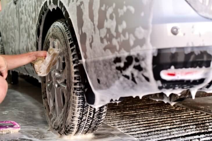 Does Tire Shine Contribute To Dry Rotting?