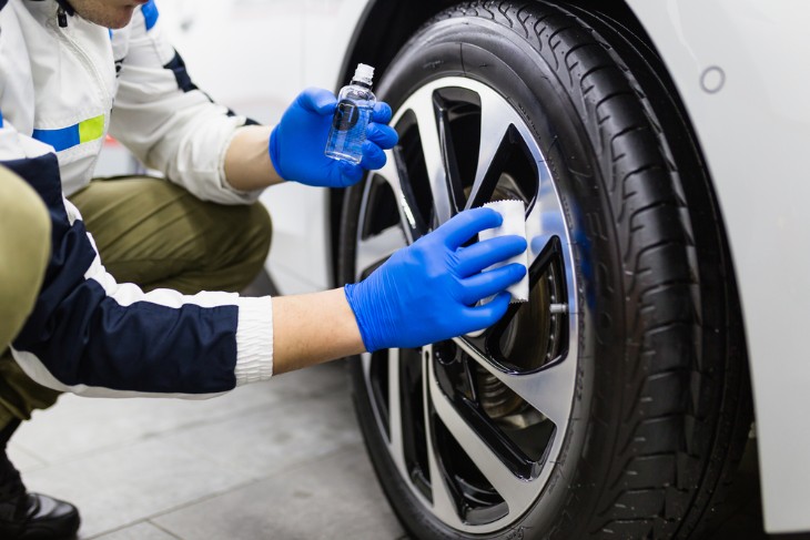 How to Shine Tires Without Tire Shine?